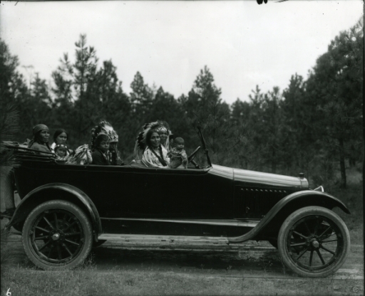 Frank Palmer 8 x 10 Photograph Circa 1916 Nez Perce family inside a automobile