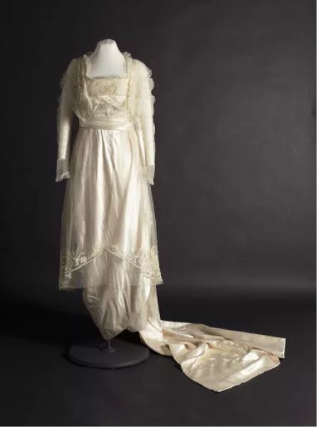 Helen Campbells wedding dress 3096.1